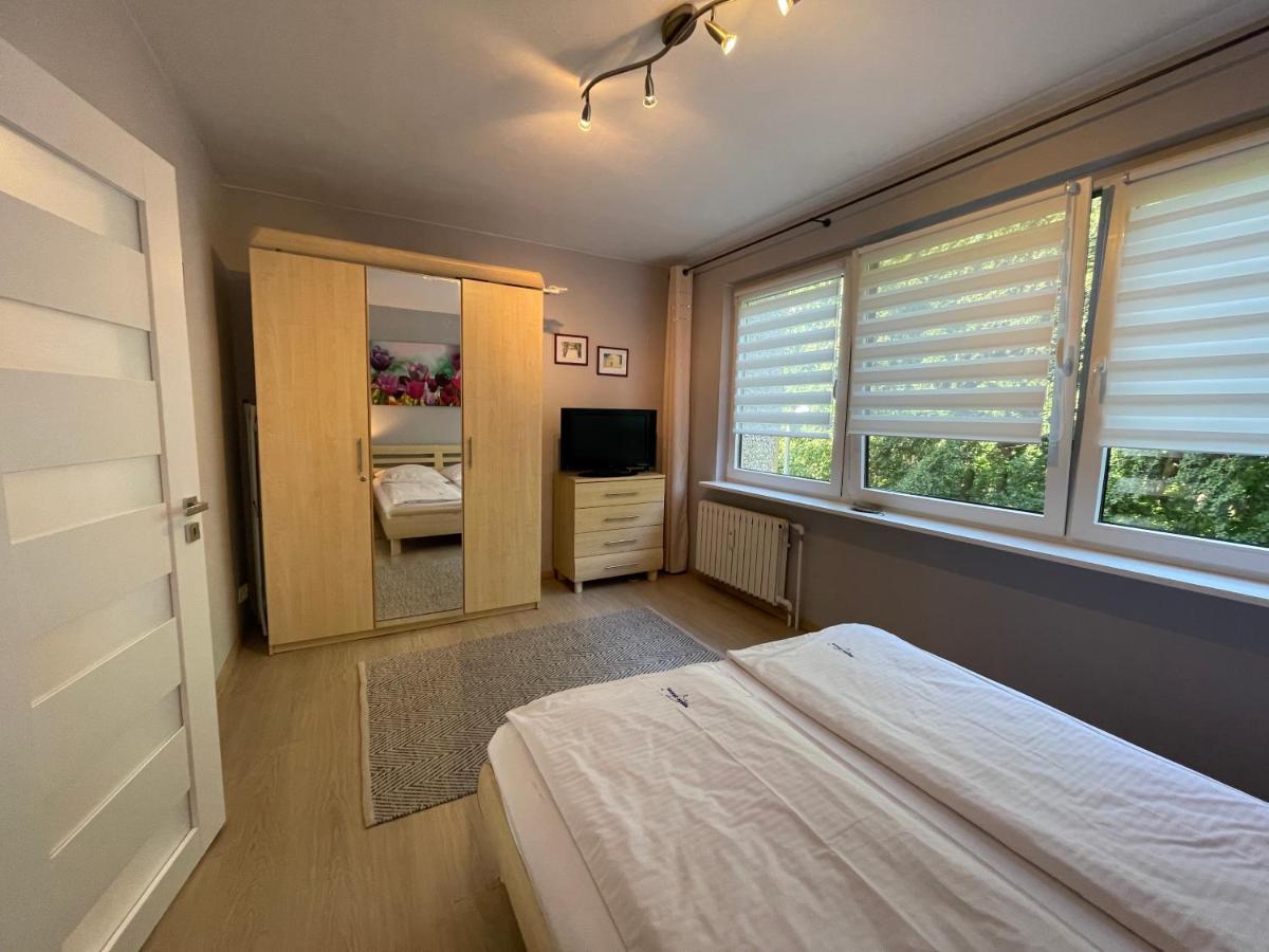 Wolin-Travel Apartament Dom Przy Parku ミエンジズドロイェ エクステリア 写真