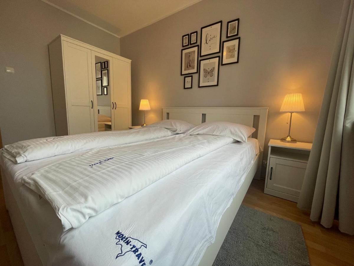 Wolin-Travel Apartament Dom Przy Parku ミエンジズドロイェ エクステリア 写真