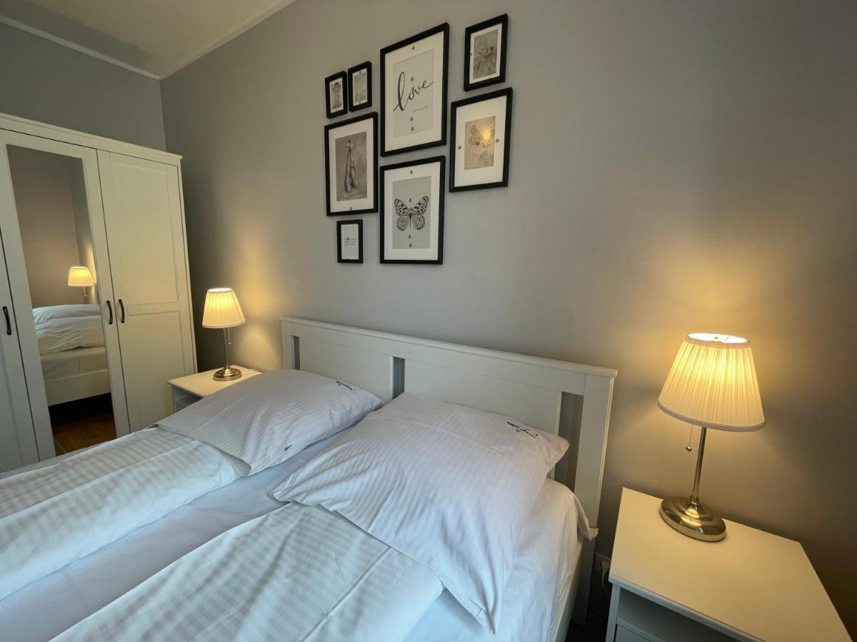 Wolin-Travel Apartament Dom Przy Parku ミエンジズドロイェ エクステリア 写真