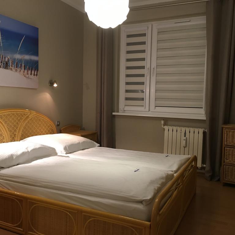 Wolin-Travel Apartament Dom Przy Parku ミエンジズドロイェ エクステリア 写真