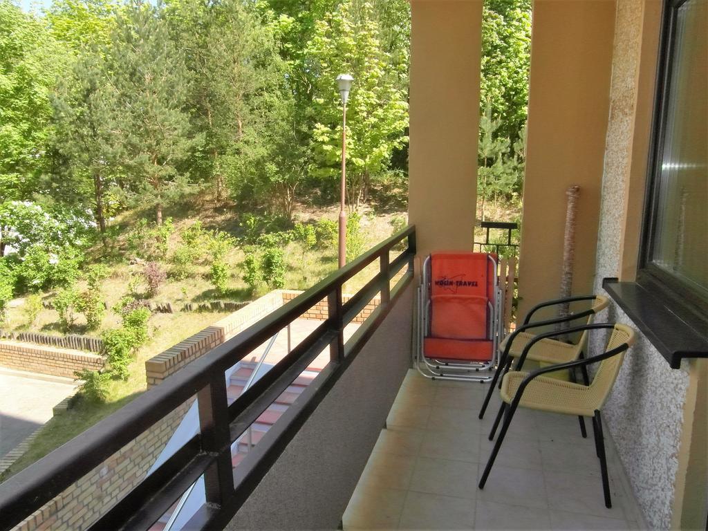 Wolin-Travel Apartament Dom Przy Parku ミエンジズドロイェ エクステリア 写真