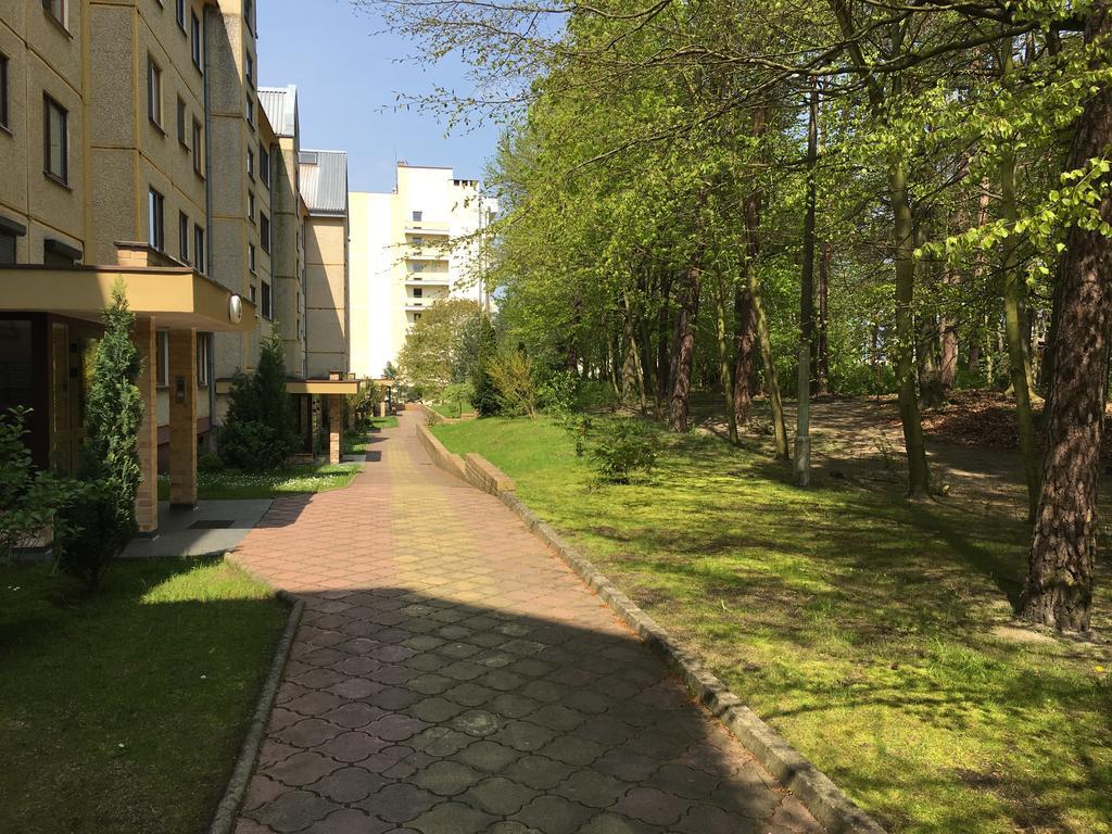 Wolin-Travel Apartament Dom Przy Parku ミエンジズドロイェ エクステリア 写真